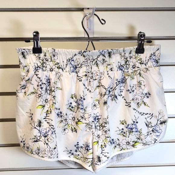 Victoria Sport White Floral Athletic Lined Elastic Waist Shorts Size Medium - Picture 1 of 7